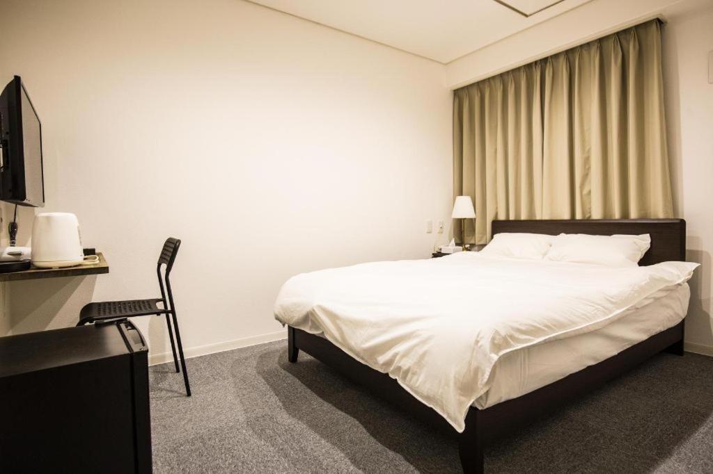 Rozy Hotel Namba Osaka Exterior photo